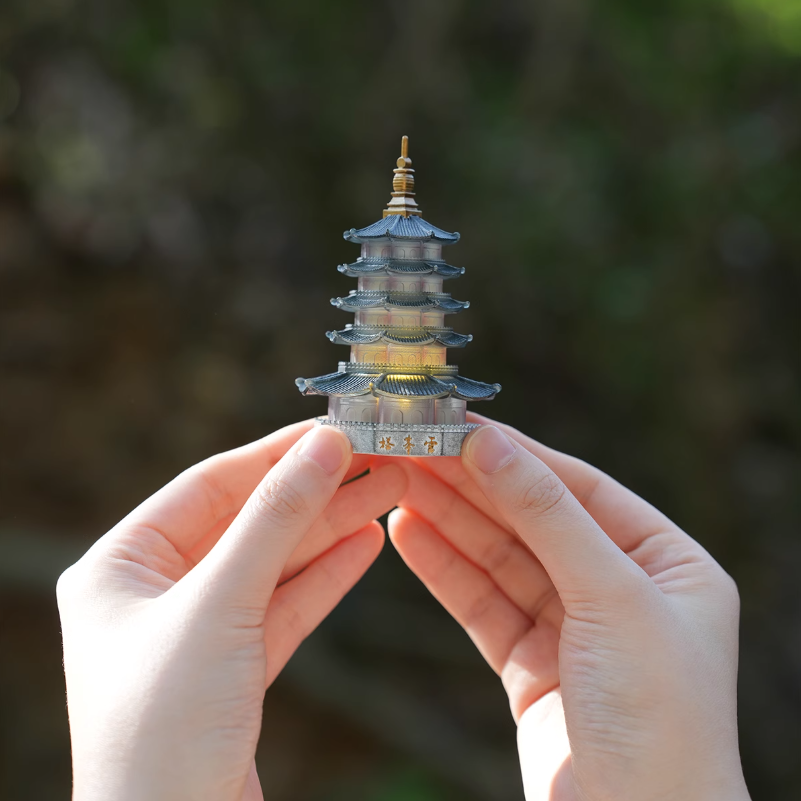 Hangzhou West Lake Leifeng Pagoda Glow-in-the-Dark Fridge Magnet
