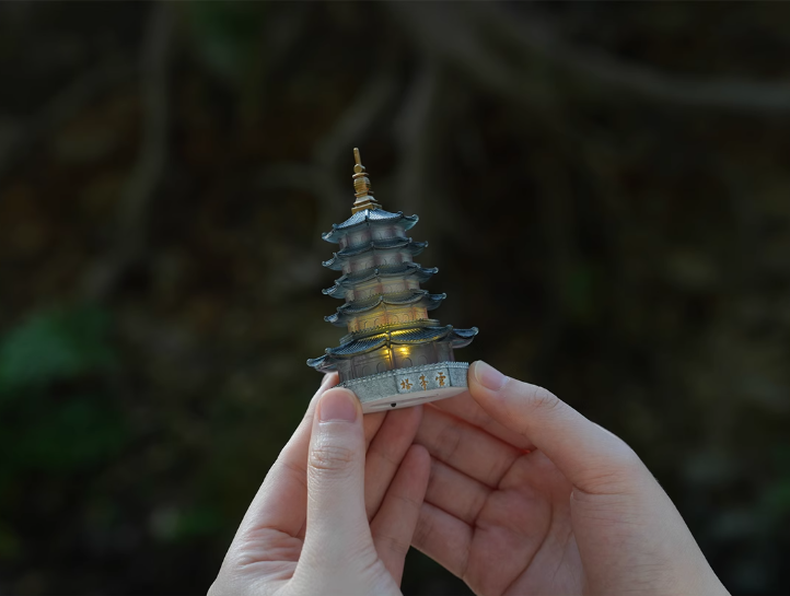 Hangzhou West Lake Leifeng Pagoda Glow-in-the-Dark Fridge Magnet