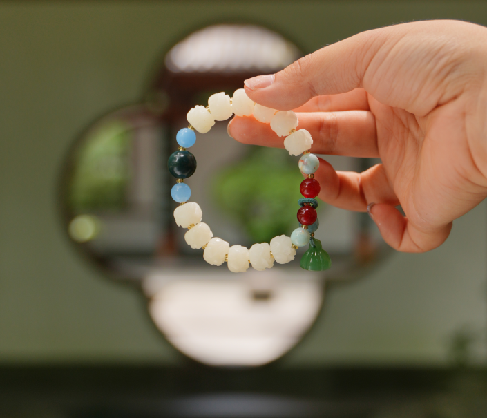 White Jade & Bodhi Seed Bracelet – Lotus and Pumpkin Beads