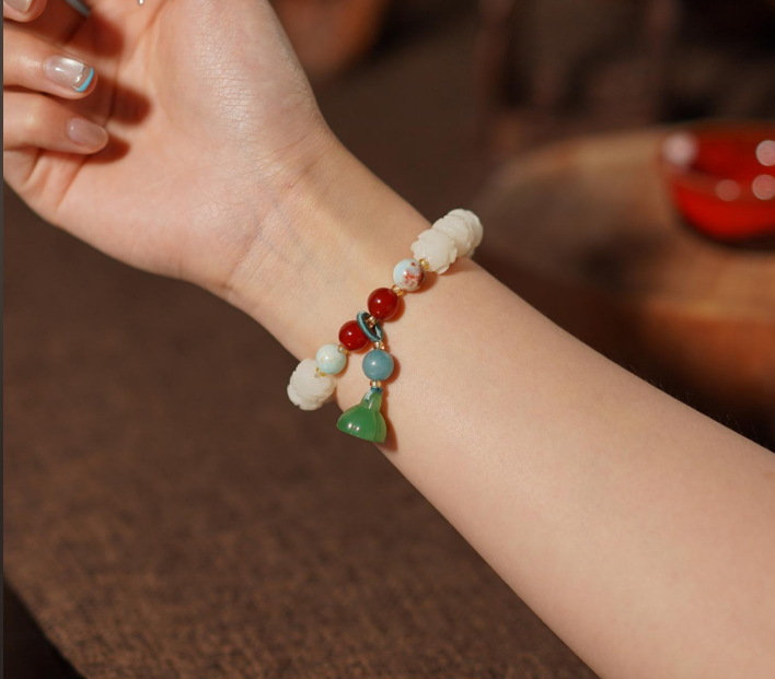White Jade & Bodhi Seed Bracelet – Lotus and Pumpkin Beads